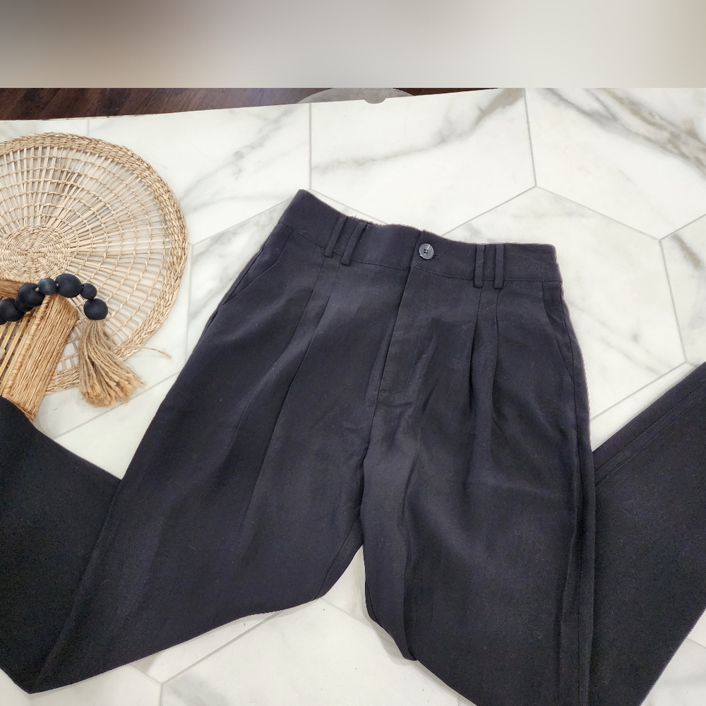 [LULU'S] NEW WITH TAG,  WOMEN'S SIZE  M, black pleated zip up slacks/ pants